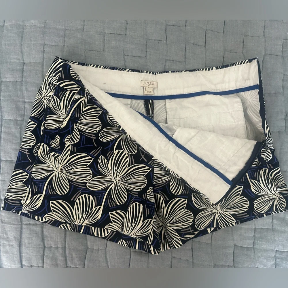 Women’s J. Crew Patterned Shorts | Size 6 - Picture 2 of 6